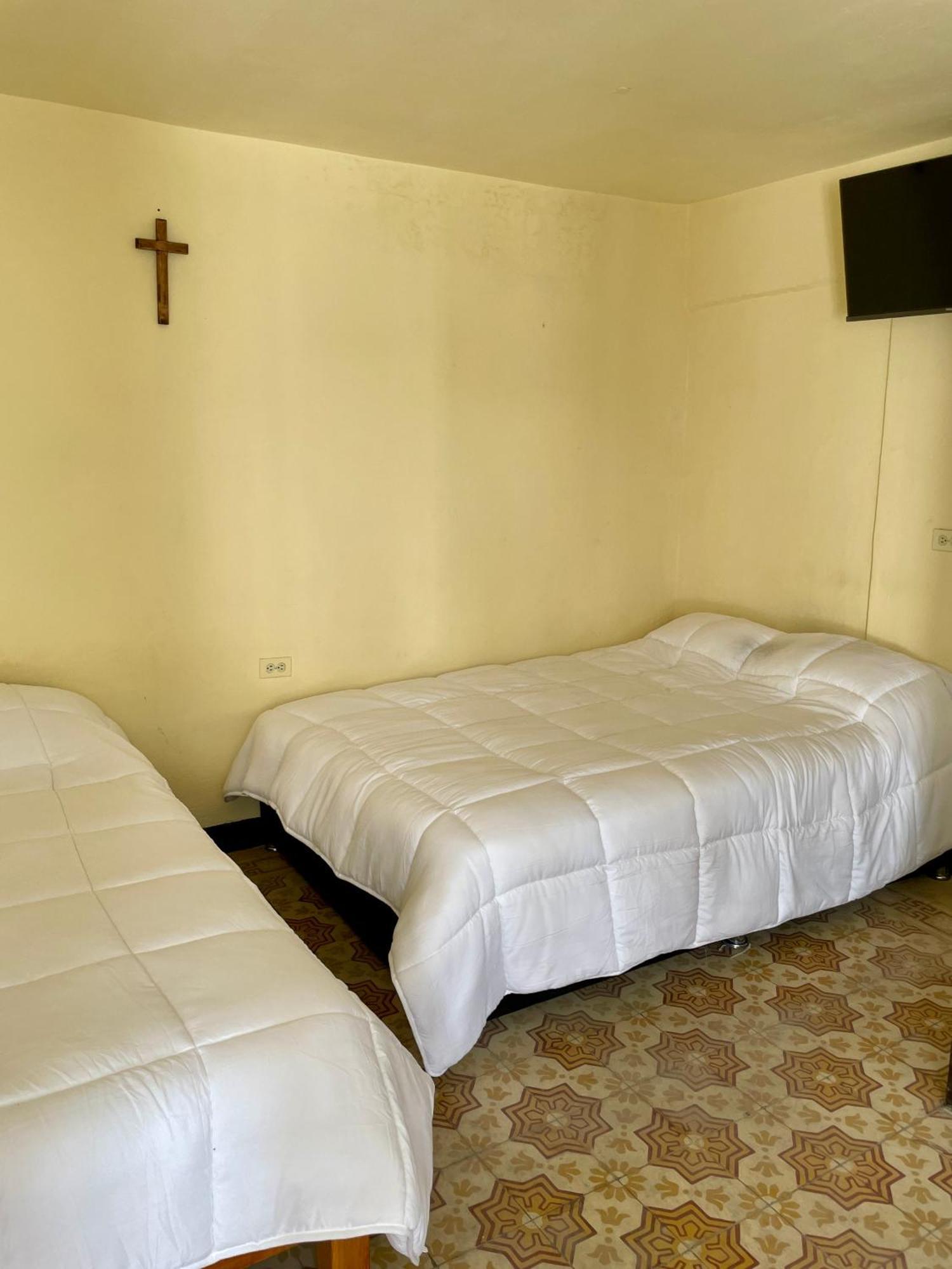 Hostal Las Quince Letras เตฮัวกัน ภายนอก รูปภาพ